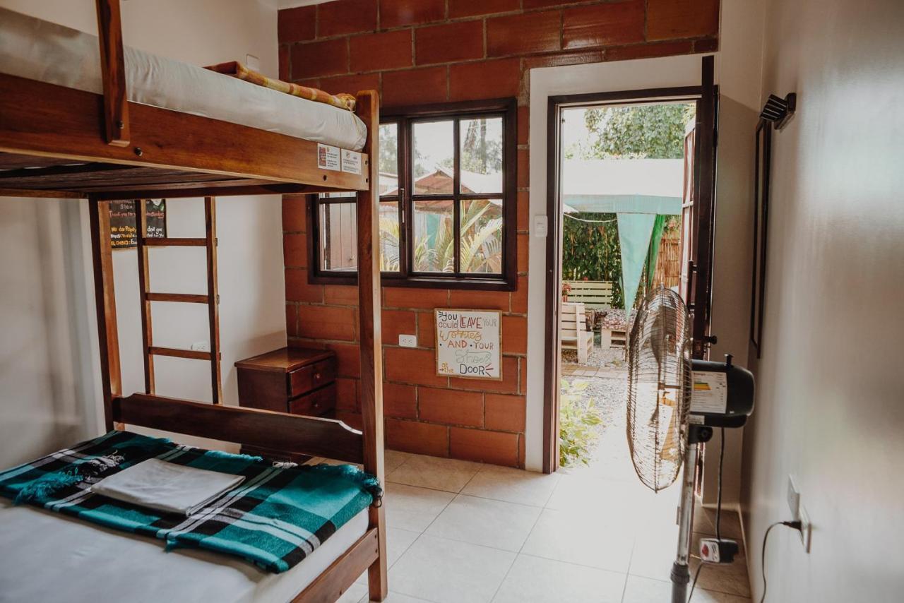 Esperanto Bed & Breakfast Surf Hostel Монтаньїта Екстер'єр фото