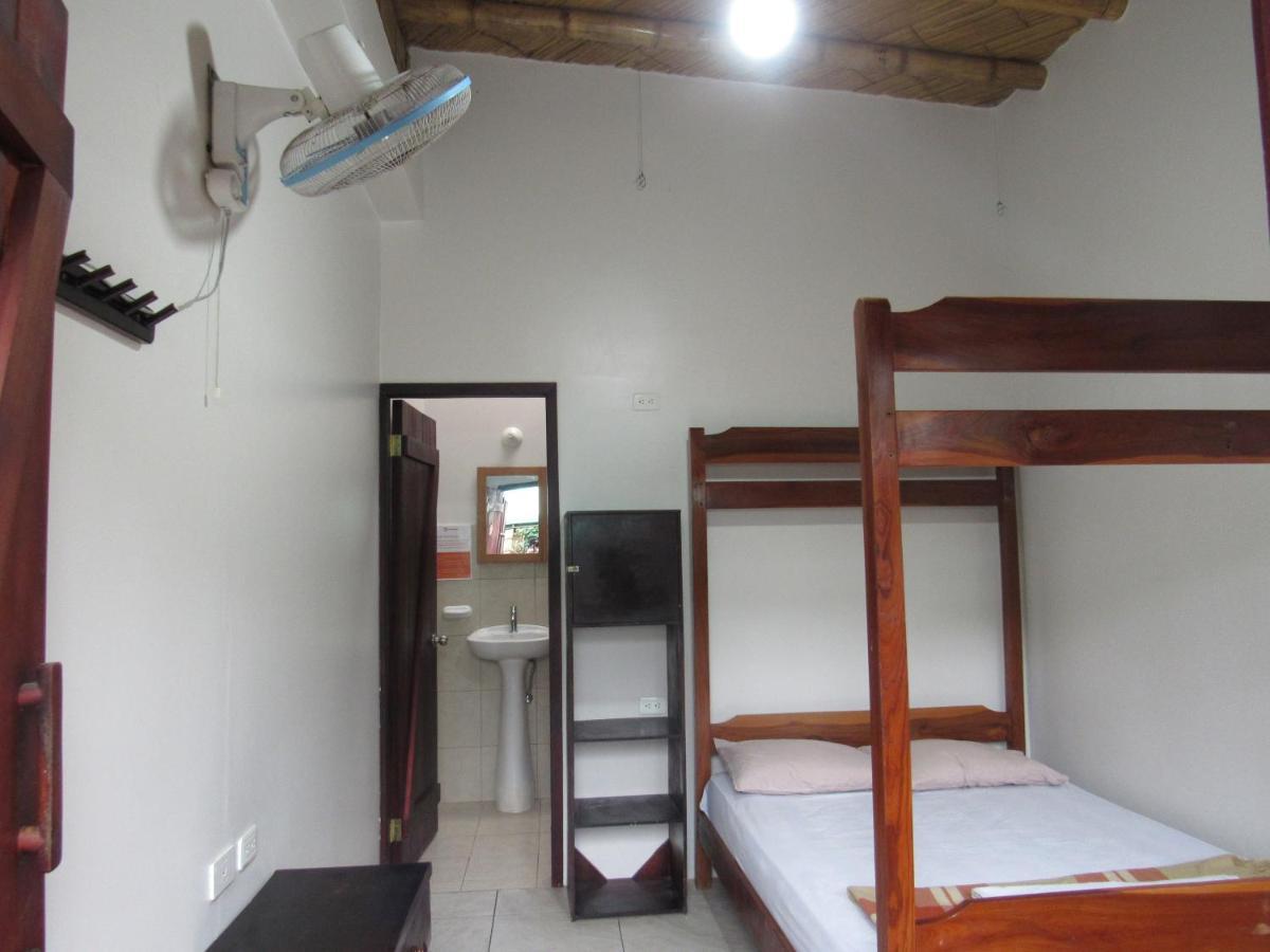 Esperanto Bed & Breakfast Surf Hostel Монтаньїта Екстер'єр фото