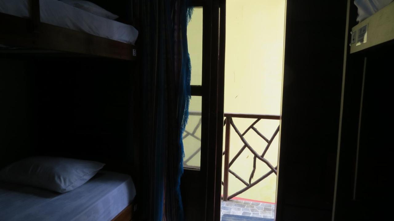 Esperanto Bed & Breakfast Surf Hostel Монтаньїта Екстер'єр фото