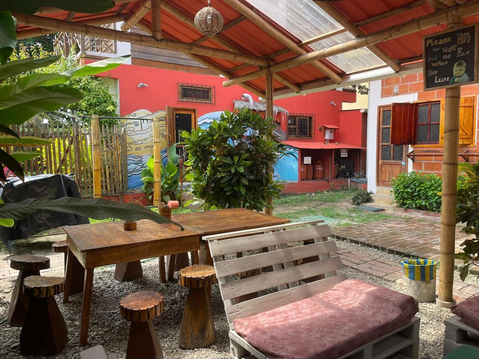 Esperanto Bed & Breakfast Surf Hostel Монтаньїта Екстер'єр фото
